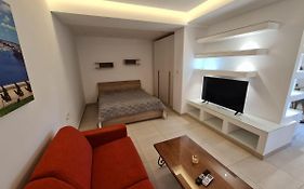 Crescent Corner