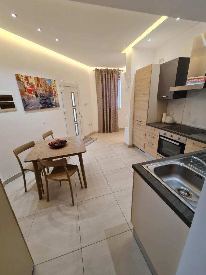 Appartement Crescent Corner à San Pawl il-Baħar Extérieur photo